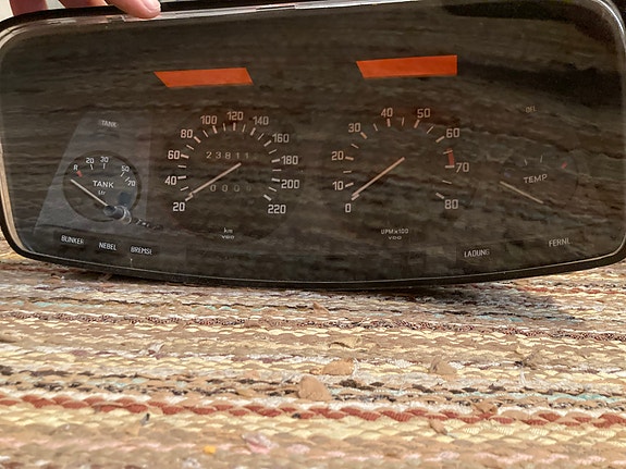 BMW 525 E12 -76 mittaristo