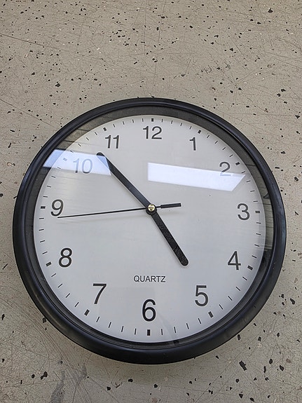 Quartz Seinäkello