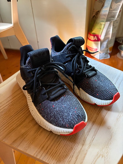 Adidas tennarit