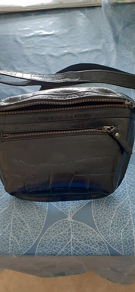 Crossbody-laukku, suunn. Magnus Paul