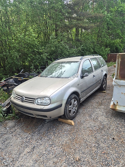 VW GOLF 1.6 VARAOSA AUTO