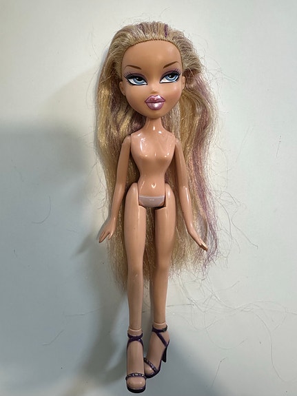 Bratz nukke pitkät vaaleat hiukset