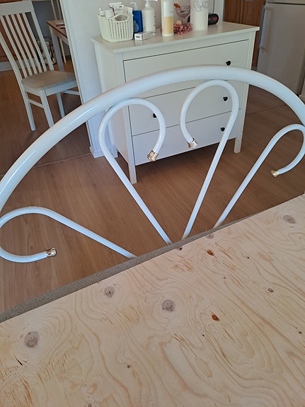 Metallinen sängynpääty 120 cm leveä