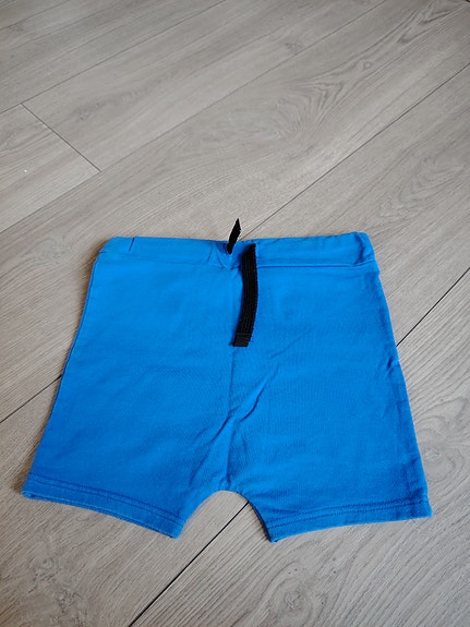 Papu merkin siniset shortsit