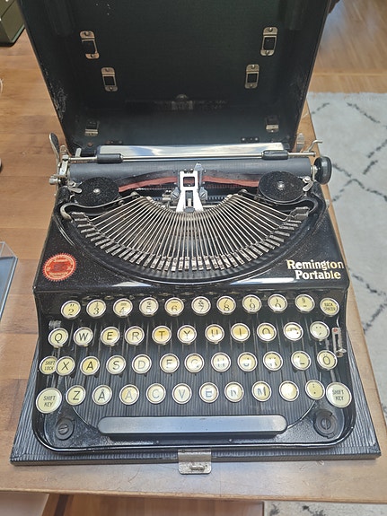 Remington Portable kirjoituskone musta