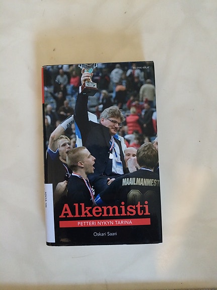Alkemisti – Petteri Nykyn tarina kirja