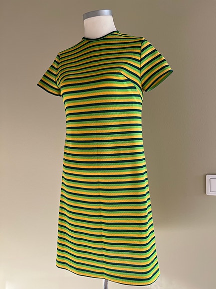 1960-luvun raidallinen Herrala Vintage mekko – 60-luvun mod-tyylinen raitamekko