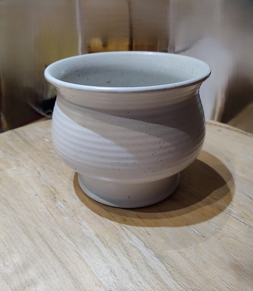 Pentik valkoinen suojaruukku (halkaisija 19 cm)
