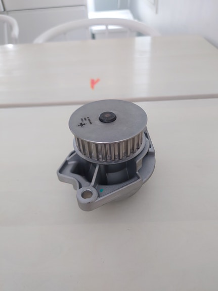 Volkswagen Polo vesipumppu INA