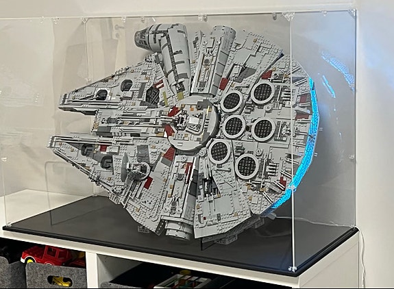 LEGO Star Wars Millennium Falcon -rakennussarja