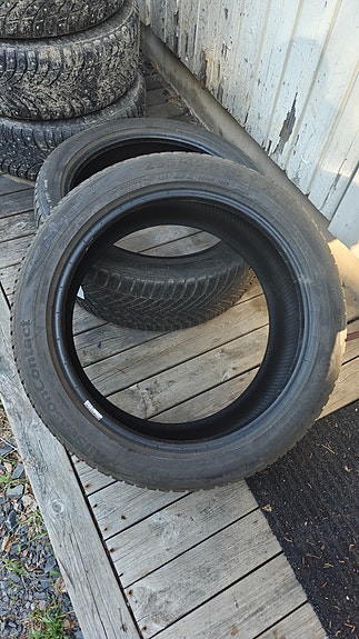 Continental 235/45 R18