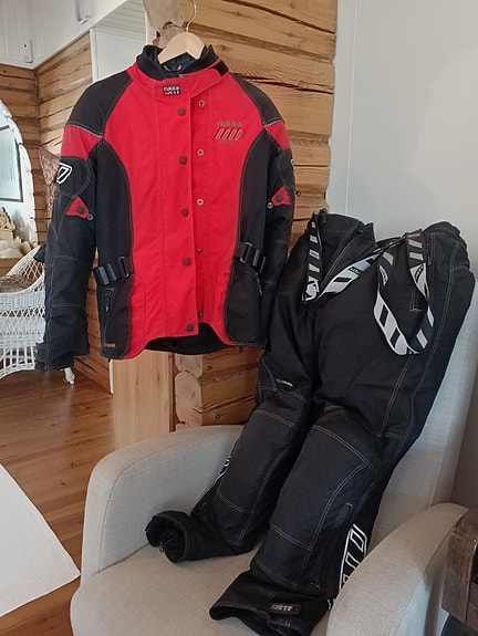 Rukka ajopuku Cordura Gore-Tex koko 42 punamusta