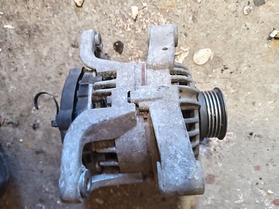Opel corsa c laturi