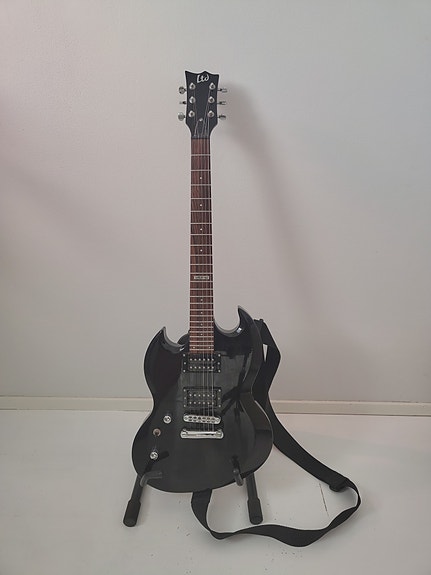 ESP LTD Viper 50 -sähkökitara (vasenkätinen)