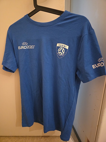 Suomi Uefa Euro 2020 jalkapallon EM-kisojen virallinen t-paita