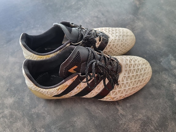 Jalkapallokengät koko 39 Adidas