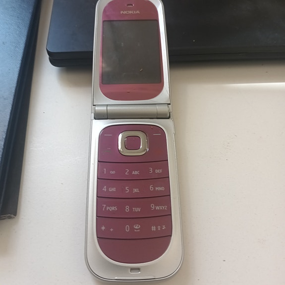 Nokia 2720 a-2