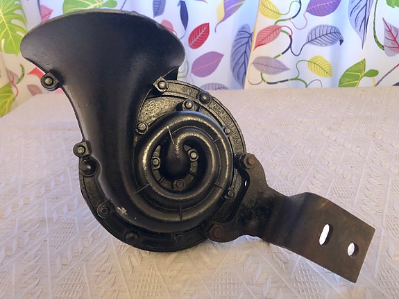 Auton vanha äänitorvi