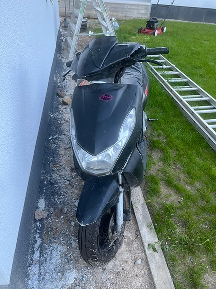 Peugeot Kisbee osissa