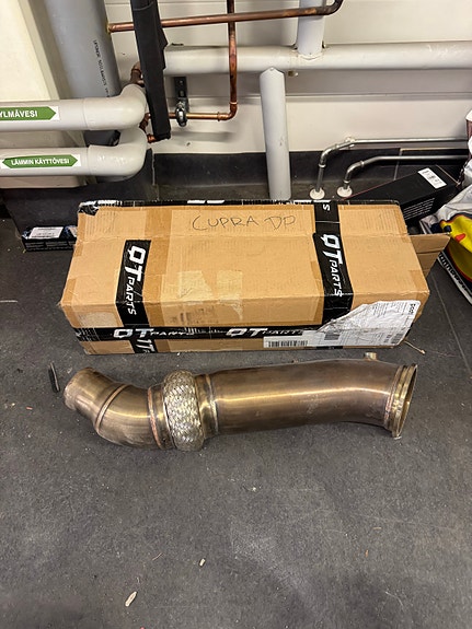 Katiton QT Downpipe Seat Cupra