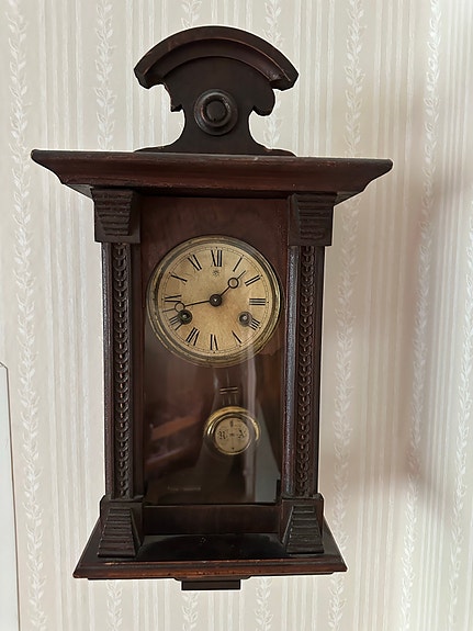 Junghans seinäkello