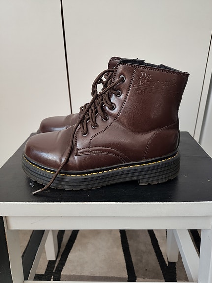 Dr. Martens ruskeat saappaat koko 37