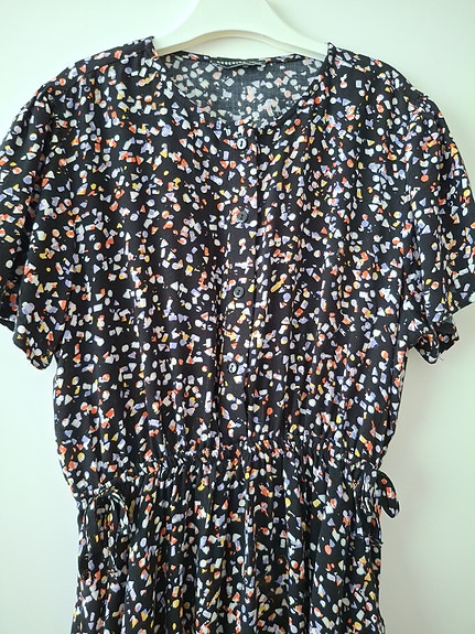 Kirjava mekko 140 cm