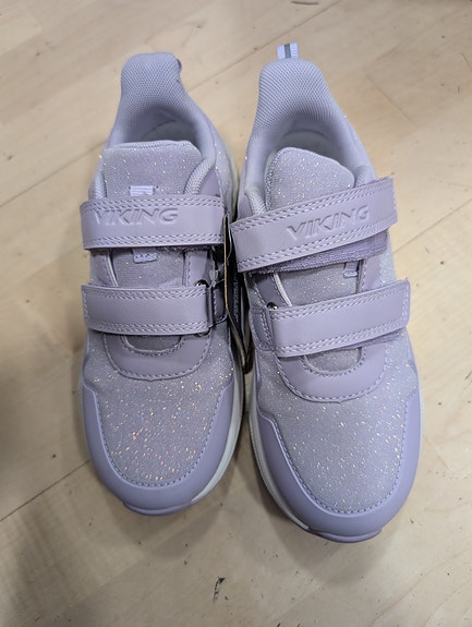 Uudet Viking Bouncy Glitter lenkkarit koko 33