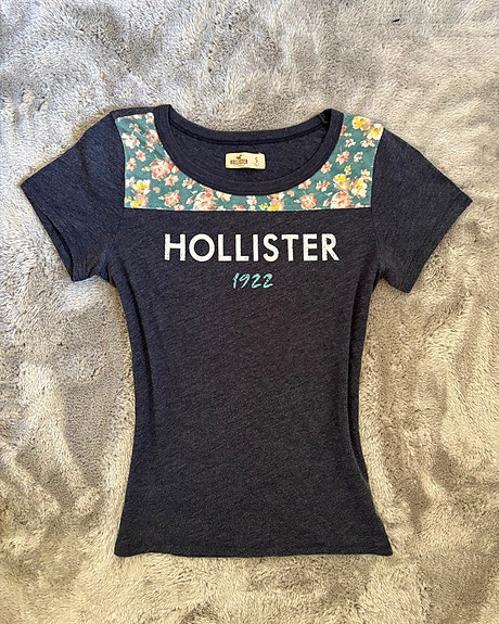 Hollister t-paita