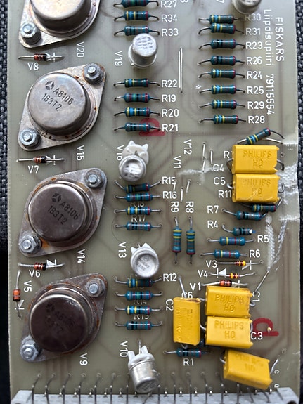 Vanhoja Fiskars piirilevyjä / Linjatulkuri harrastajalle (retro-elektroniikkaa)