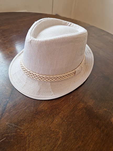 Hattu vaalea beige 54