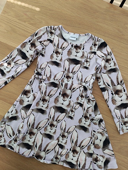 Metsola bunny lily mekko