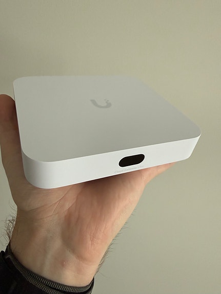 Ubiquiti Cloud Gateway Ultra
