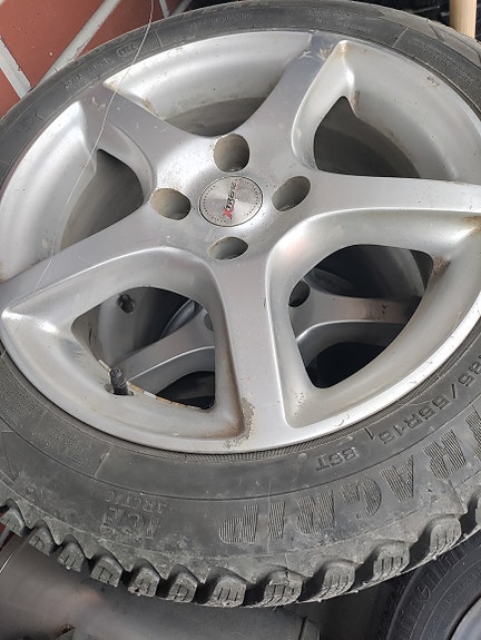 Audi 80 talvirenkaat/aluvanteet