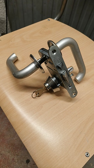 ABLOY 4190 LUKKORUNKO AVAIMELLA, KAHVAT ALUMIINIA
