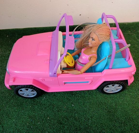 Barbie avoauto