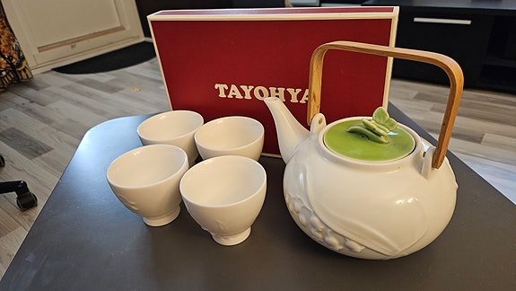 TAYOHYA kiinalainen teastiasto, teekannu + 4 kuppia, alkuperäinen laatikko