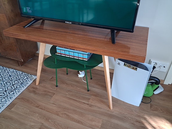 Retro puinen sohvapöytä