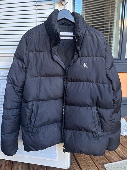 Calvin Klein Jeans miesten talvitakki M musta