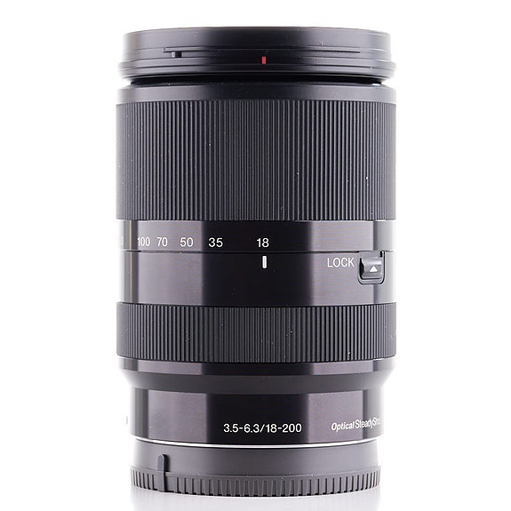Sony E 18-200mm f/3.5-6.3 OSS LE -objektiivi (käytetty)
