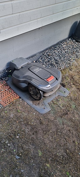 Husqvarna Automower 305 robottiruohonleikkuri