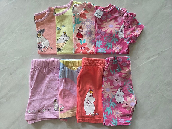 Muumi t-paidat ja shortsit koko 90
