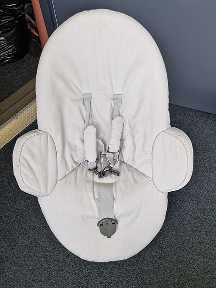 Stokke steps bouncer sitteri