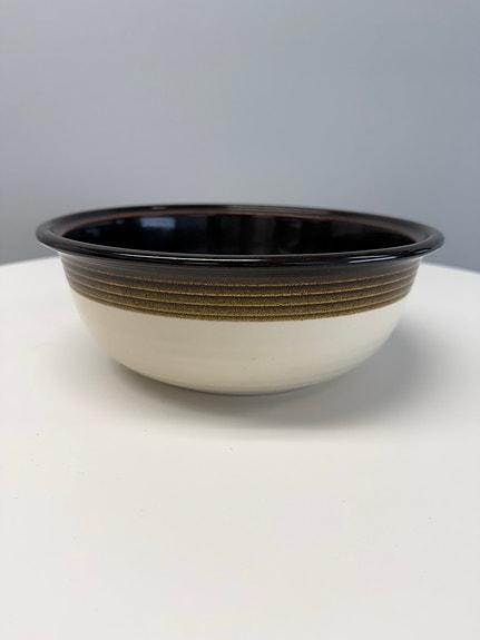 Kermansavi kulho ruskea-valkoinen n. 26 cm