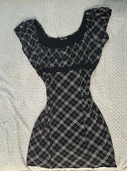 Ruudullinen mekko