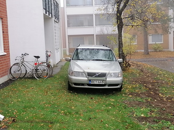 Volvo V70 MK1 1999 osia, postitus