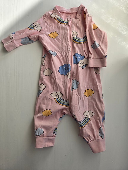 Lindex yöpuku 62