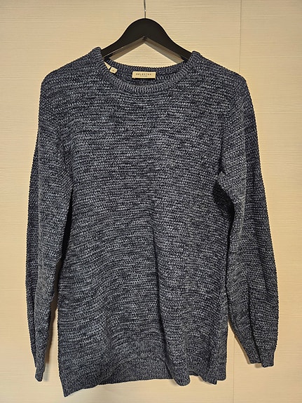 Selected neule M