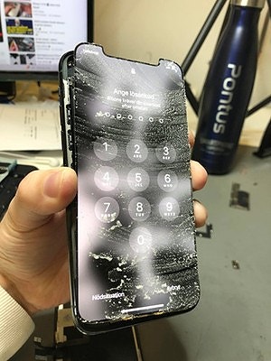 Rikkinäinen tai ehjä (Uusi avaamaton) IPhone 11-17promax,