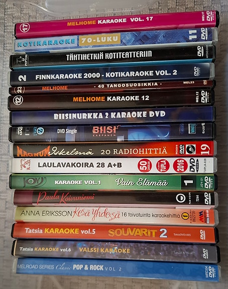Karaoke-DVD paketti useita levyjä